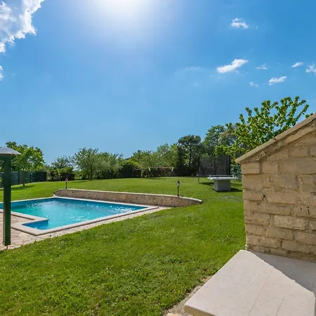 Vrt, A Private And Fully Fenced Forest Retreat Vakantiehuis Heki