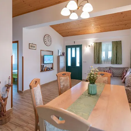 Vrt, A Private And Fully Fenced Forest Retreat Heki