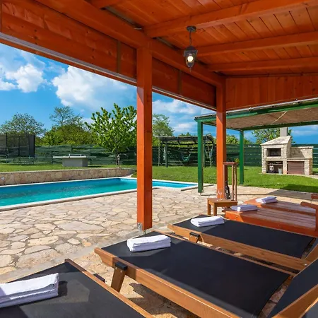 Vrt, A Private And Fully Fenced Forest Retreat Casa vacanze Heki